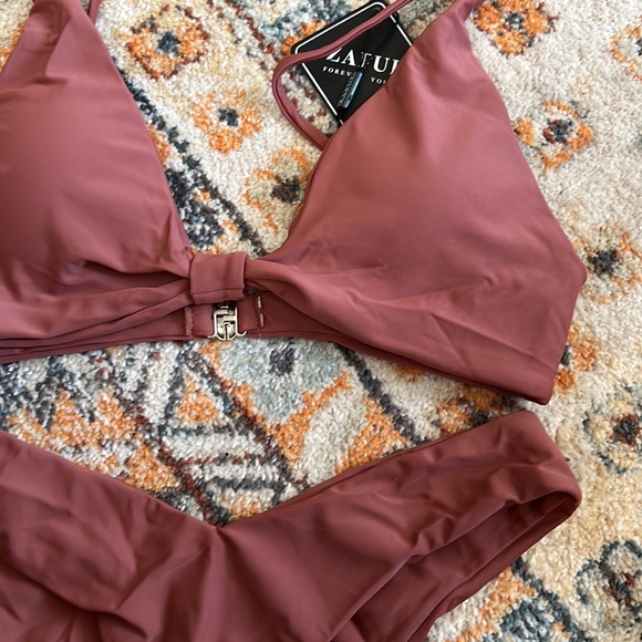 NWT Zaful Tie Knot Front Bikini - Picture 2 of 8